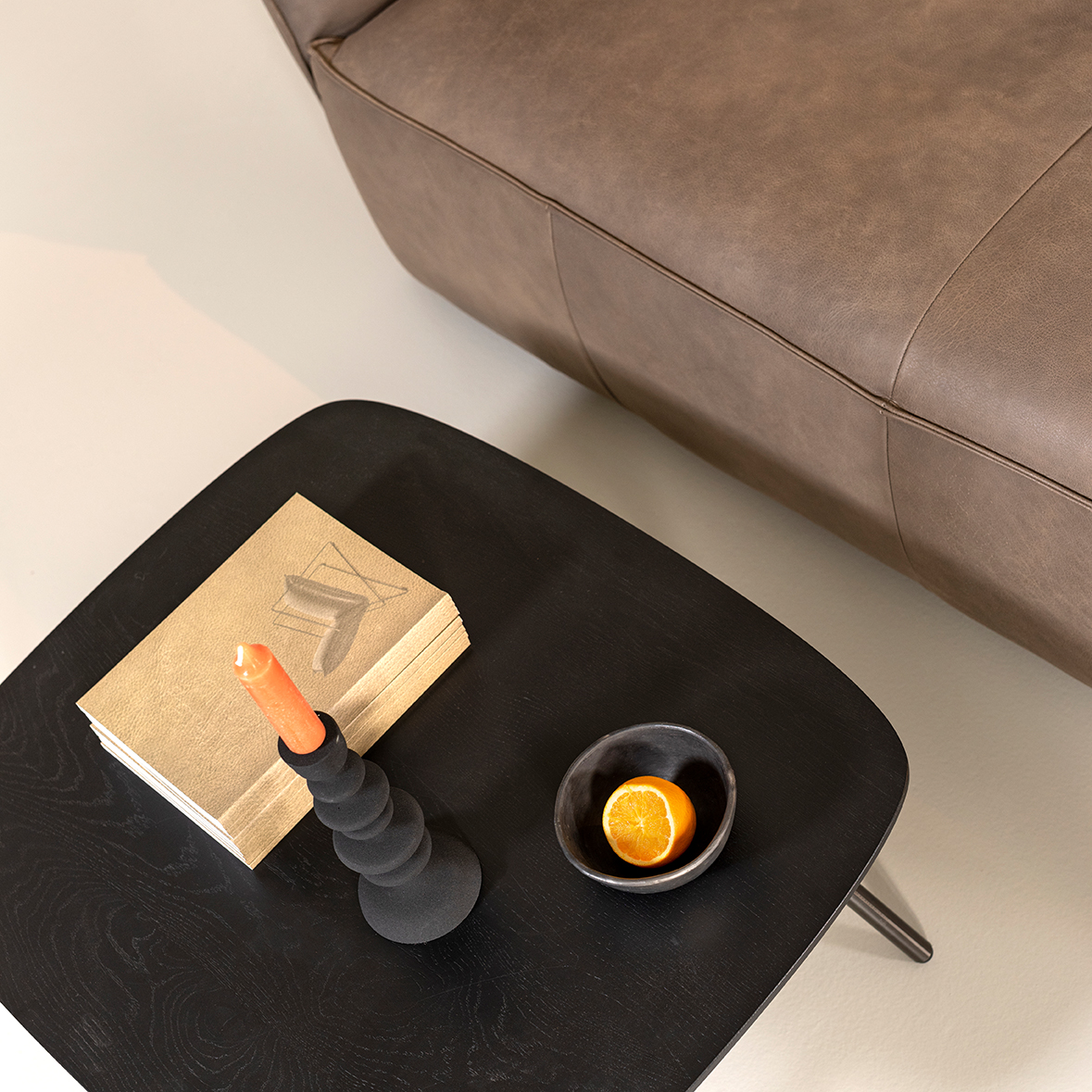 Vain Coffee Table & Vasa Luxor Mouse Detail 2 LR